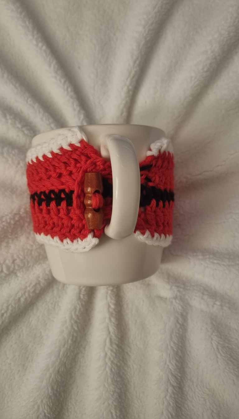 Santa mug cosy